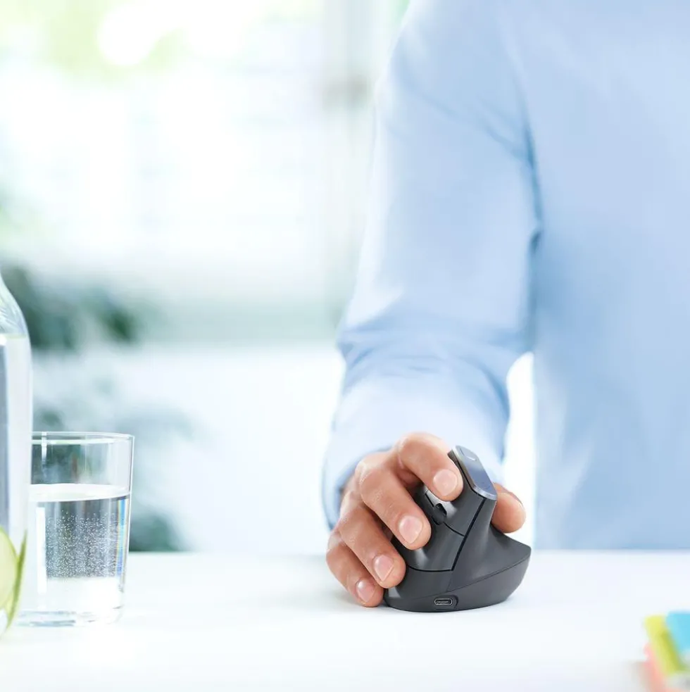 Mus LOGITECH MX Vertical Ergonomic svart
