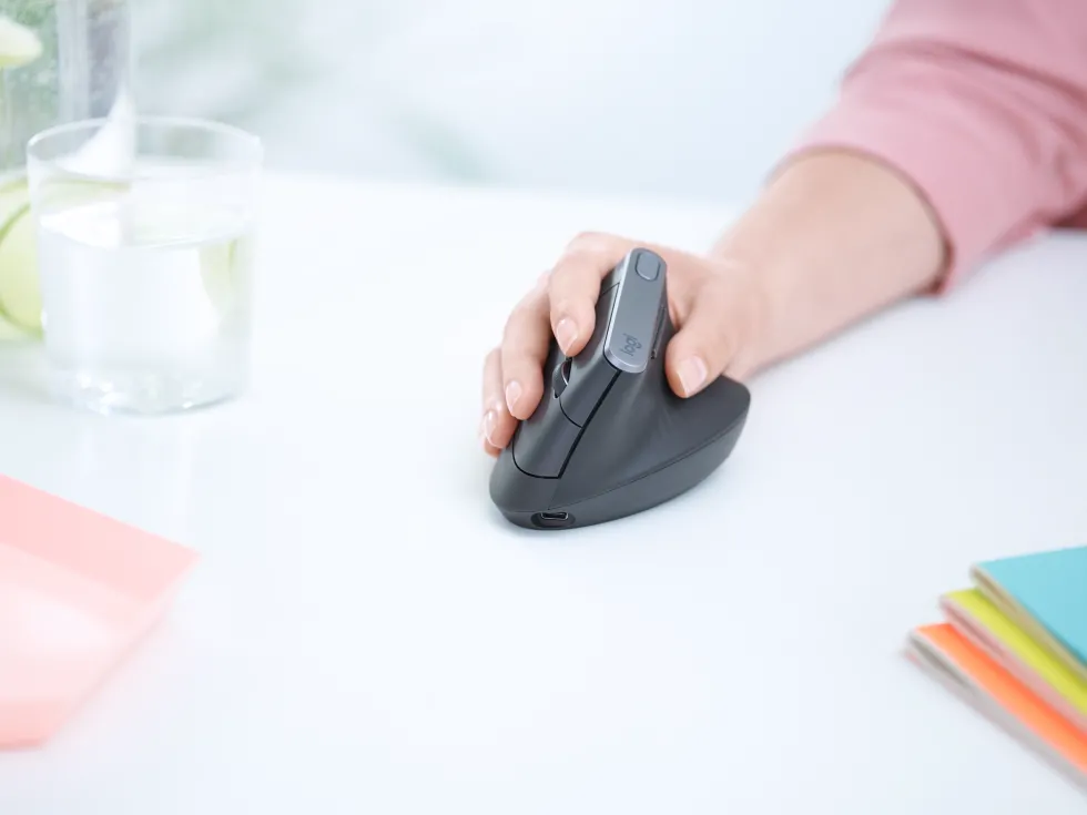 Mus LOGITECH MX Vertical Ergonomic svart