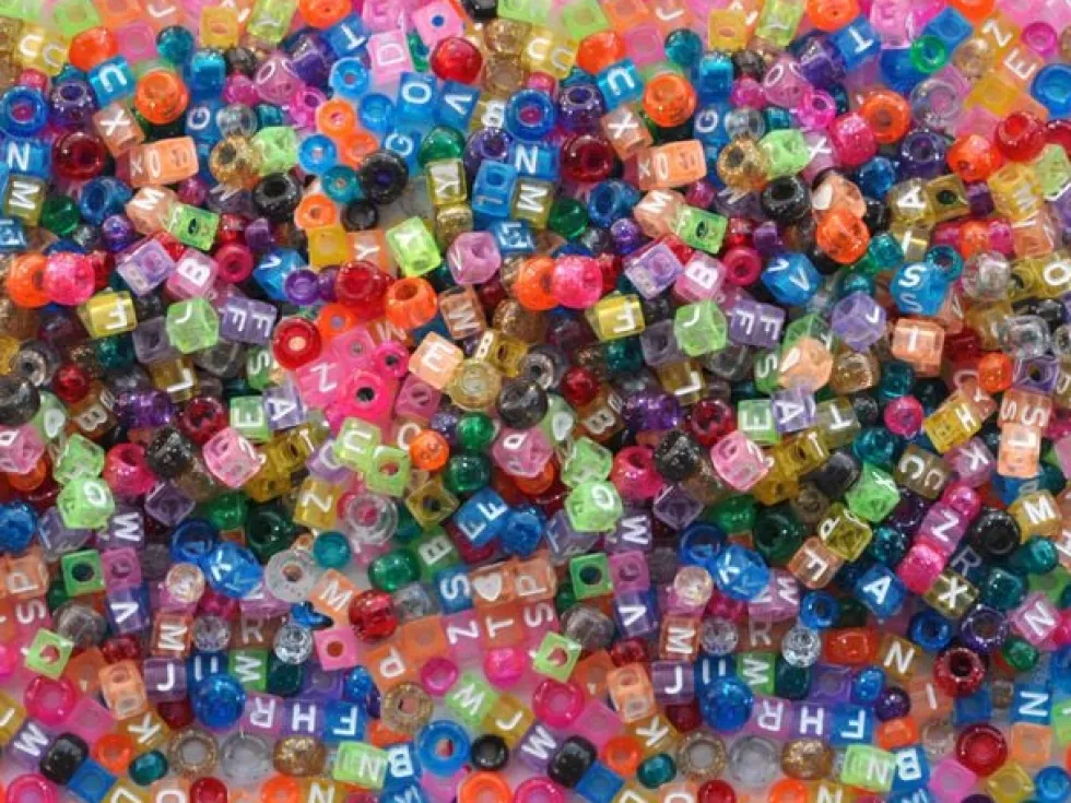 Plastpärlor ABC, med stora hål, 1000/fp