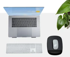 StarTech.com Mouse Pad with Hand rest, 6.7x7.1x 0.8 in