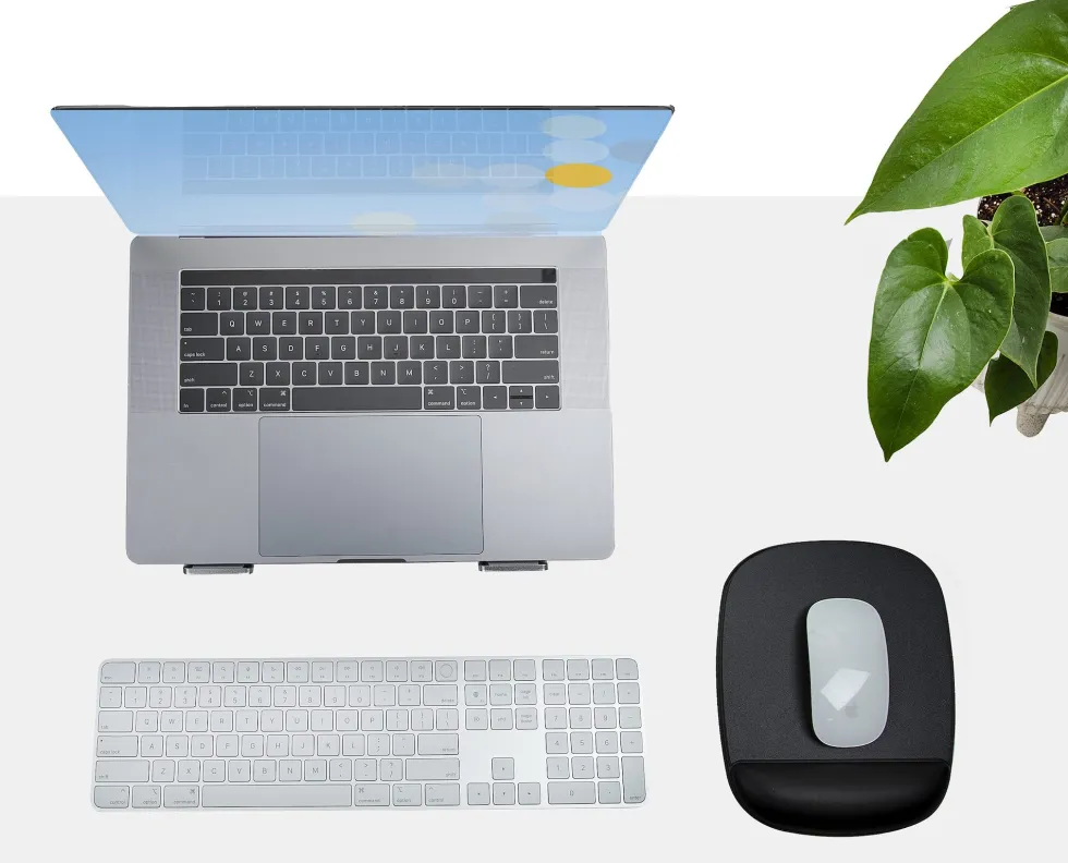 StarTech.com Mouse Pad with Hand rest, 6.7x7.1x 0.8 in