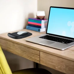 StarTech.com Mouse Pad with Hand rest, 6.7x7.1x 0.8 in