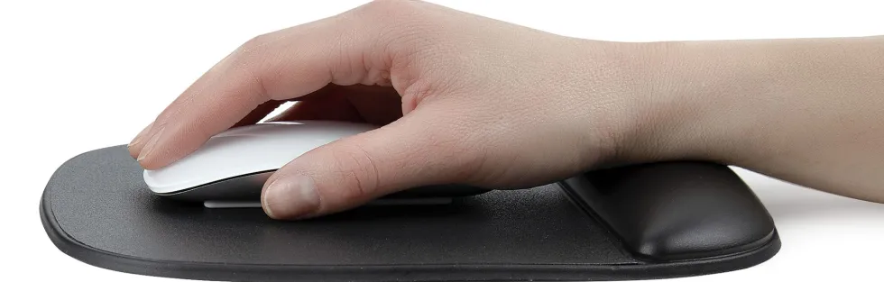 StarTech.com Mouse Pad with Hand rest, 6.7x7.1x 0.8 in