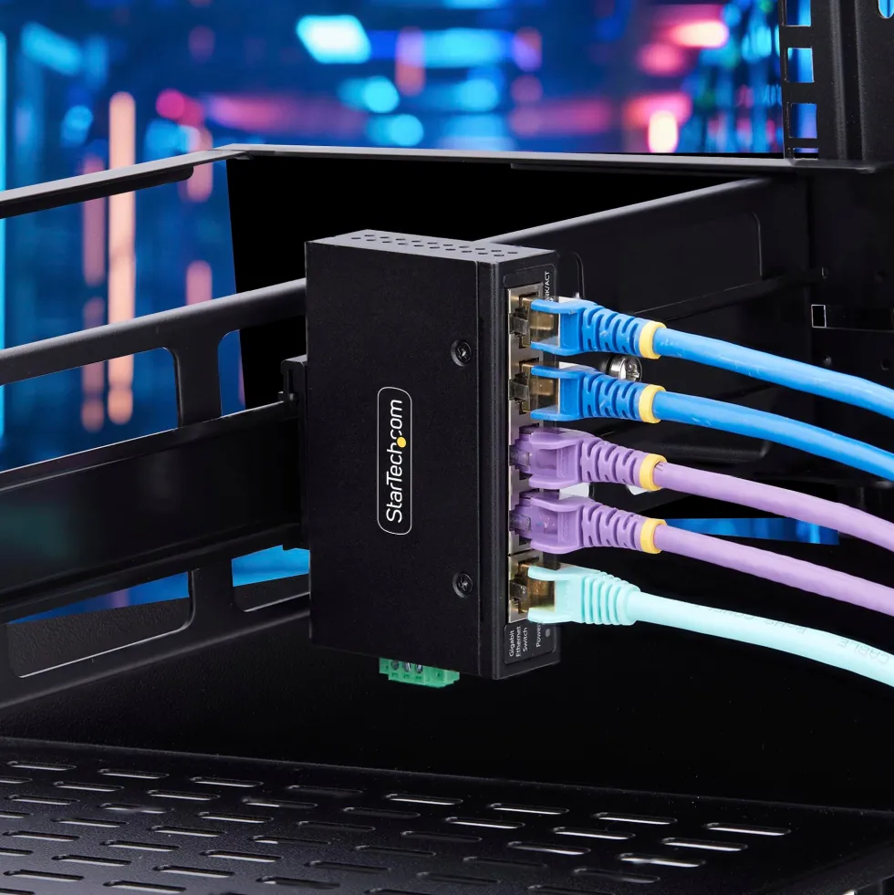 StarTech.com 5-Port Unmanaged Industrial Ethernet Switch - IP30