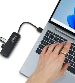 StarTech.com 4-Port USB-A Hub, 5Gbps, Bus Powered, Small Travel