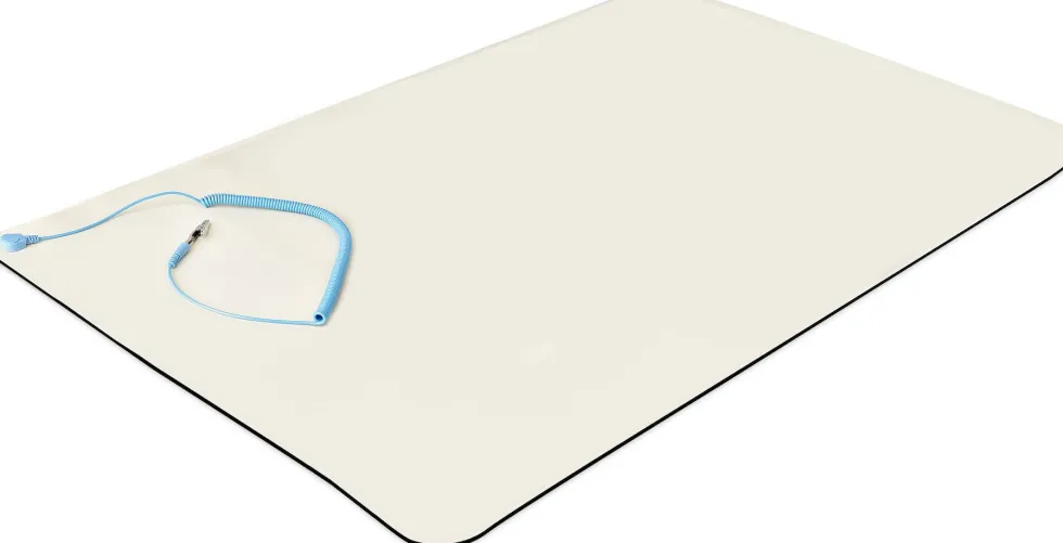 StarTech.com 23x47in Anti Static Mat, ESD Mat for Electronics