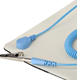 StarTech.com 23x47in Anti Static Mat, ESD Mat for Electronics