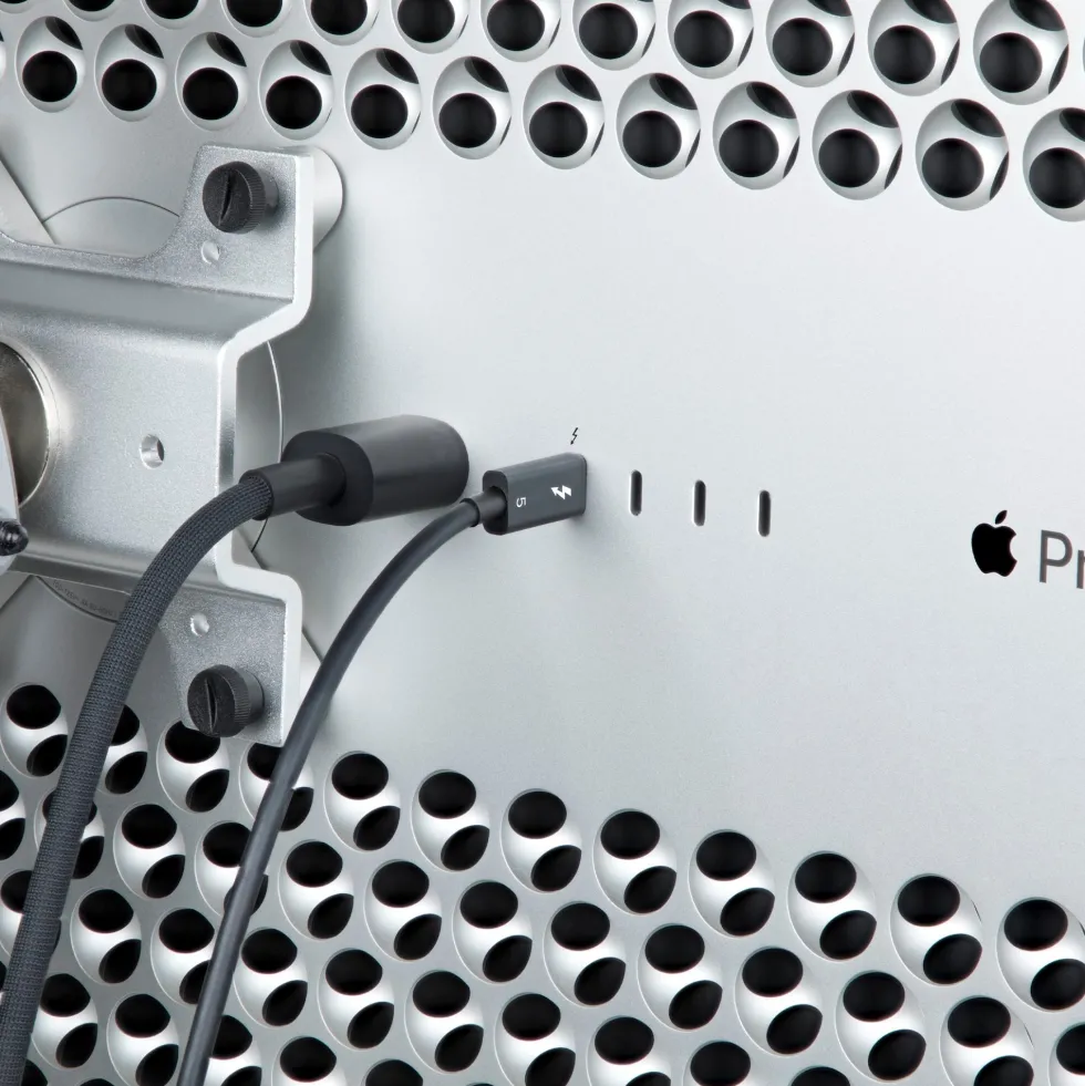 StarTech 2.6ft (80cm) Thunderbolt 5 Cable, 80Gbps/120Gbps,